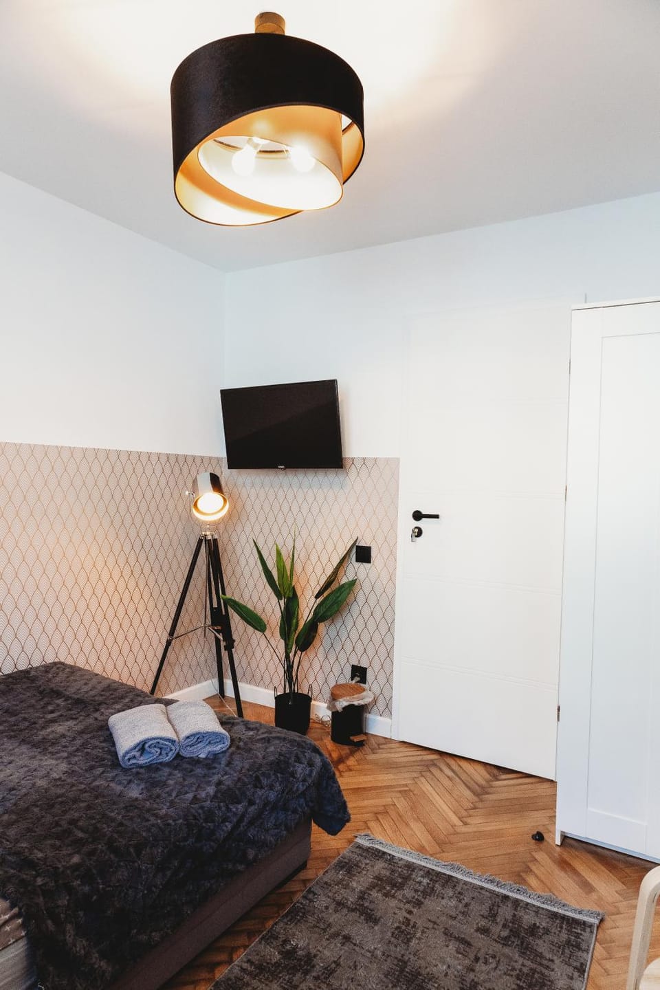 Bed, Photo of the whole room, Bedroom
