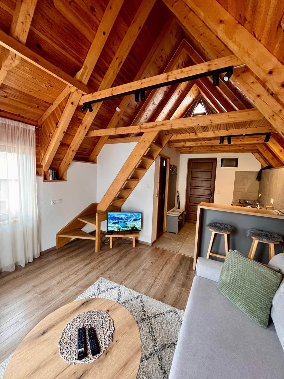 Underwoods_chill Chalet in Montenegro