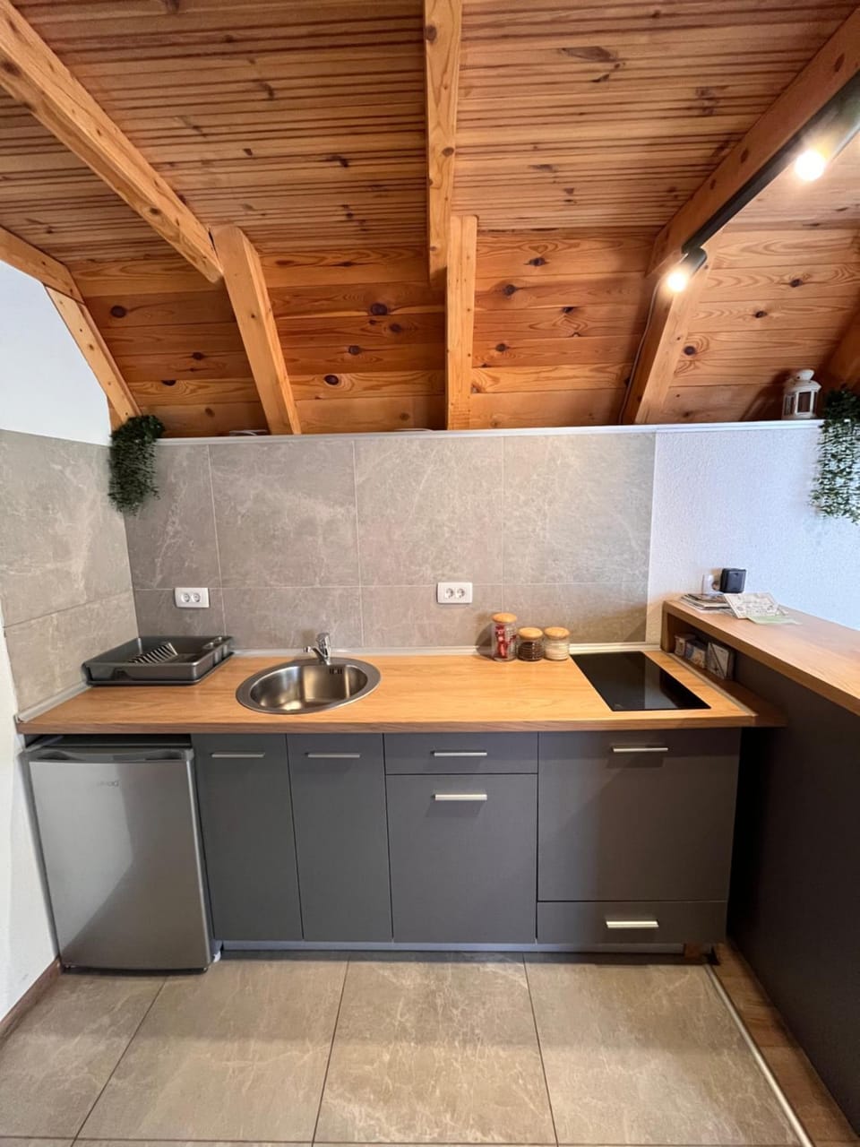 Underwoods_chill Chalet in Montenegro