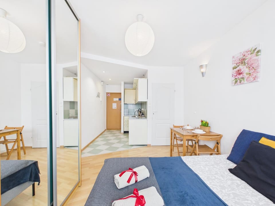 Bed, Living room, Seating area