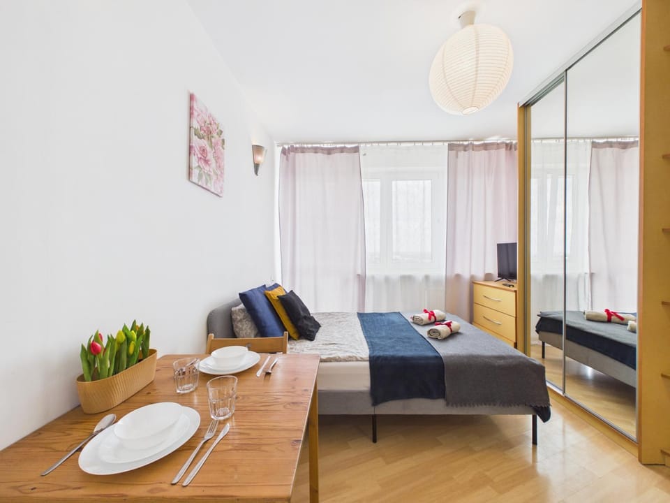 Bed, Seating area