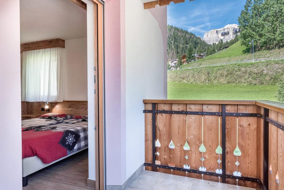 Property building, Living room, Bedroom