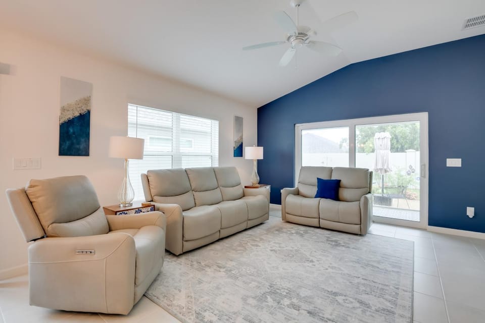 Lanai & Resort Amenities: The Villages Getaway House in Wildwood