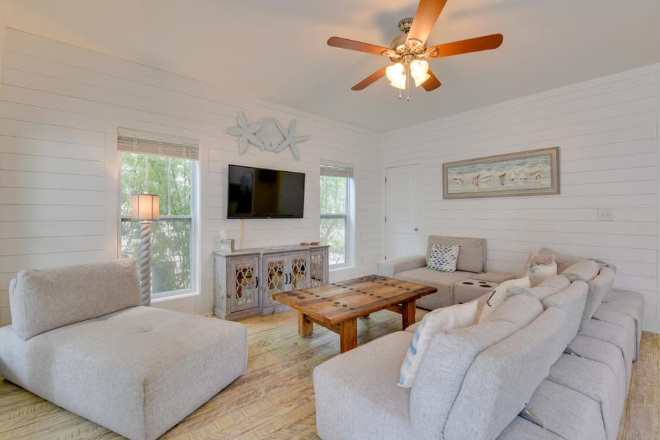 Sunny Santa Rosa Beach in 30 A Neighborhood! House in South Walton County