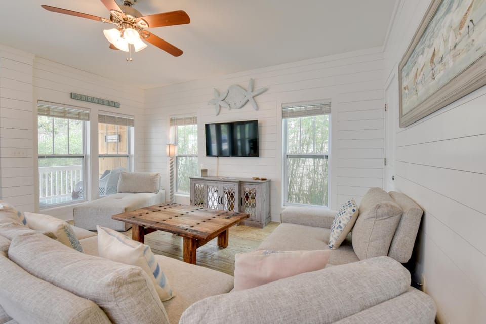 Sunny Santa Rosa Beach in 30 A Neighborhood! House in South Walton County