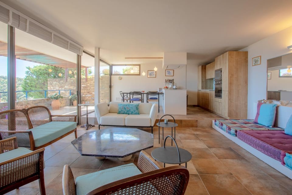 Property building, Living room
