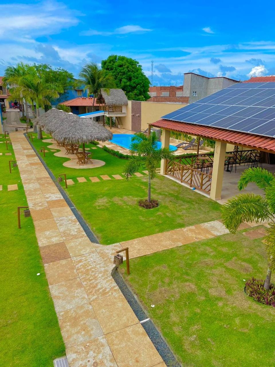 Property building, Day, Natural landscape, Garden, Garden, Balcony/Terrace, Garden view, Pool view, Swimming pool, Inner courtyard view
