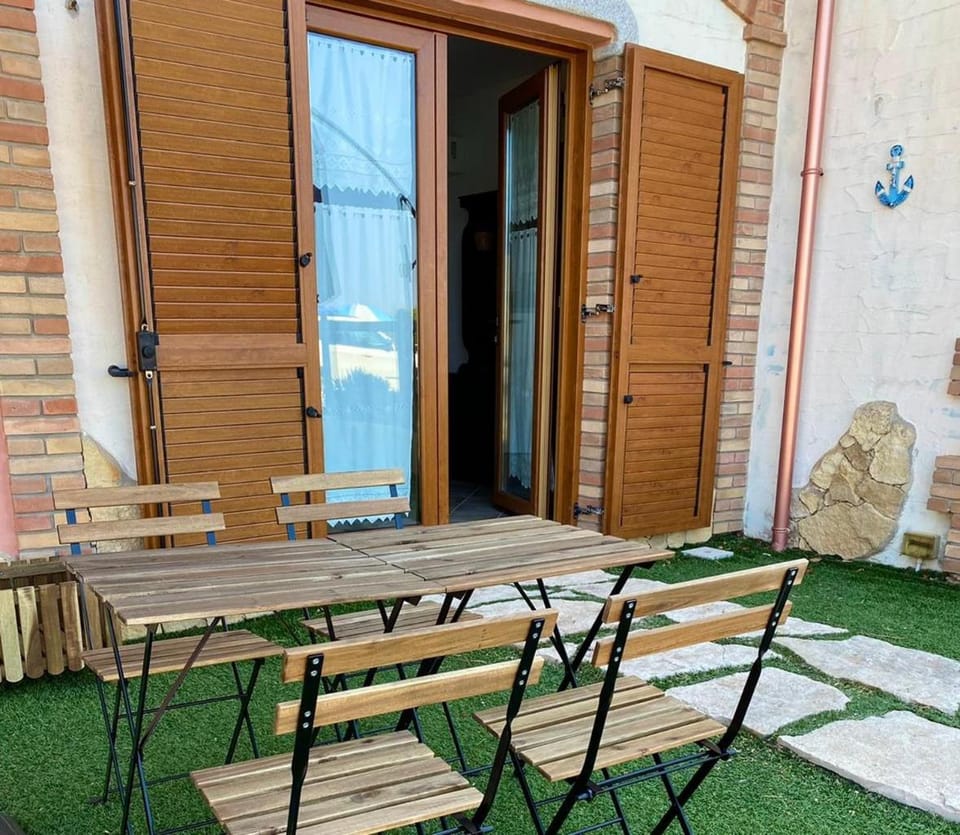 Garden, Dining area