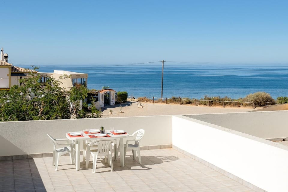 Praia da Rocha Wonder w/ Balcony by LovelyStay Apartment in Portimao