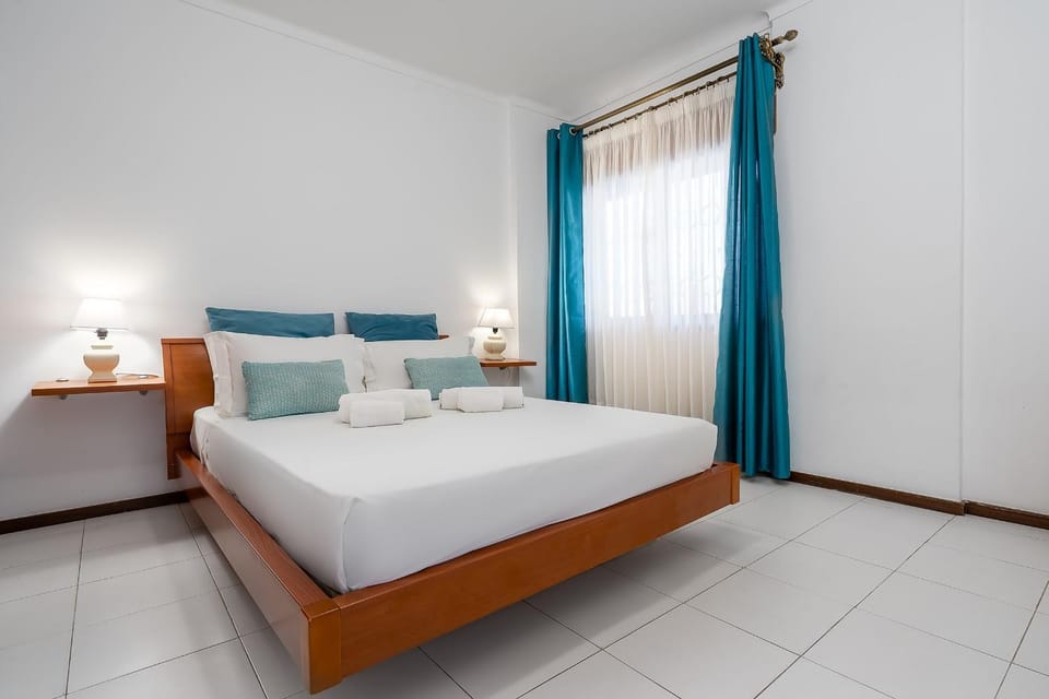 Praia da Rocha Wonder w/ Balcony by LovelyStay Apartment in Portimao