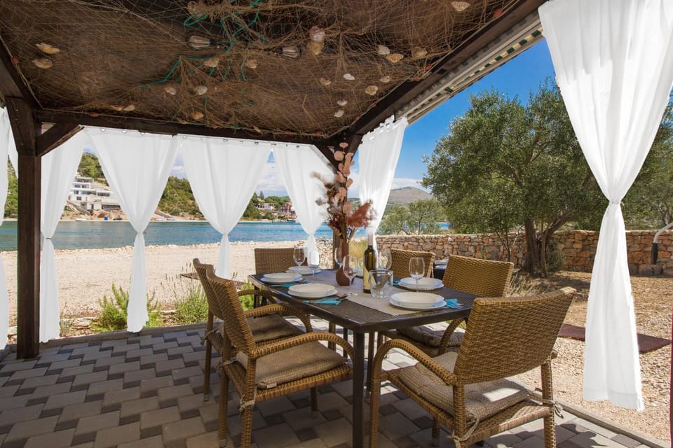 Patio, Balcony/Terrace, Seating area
