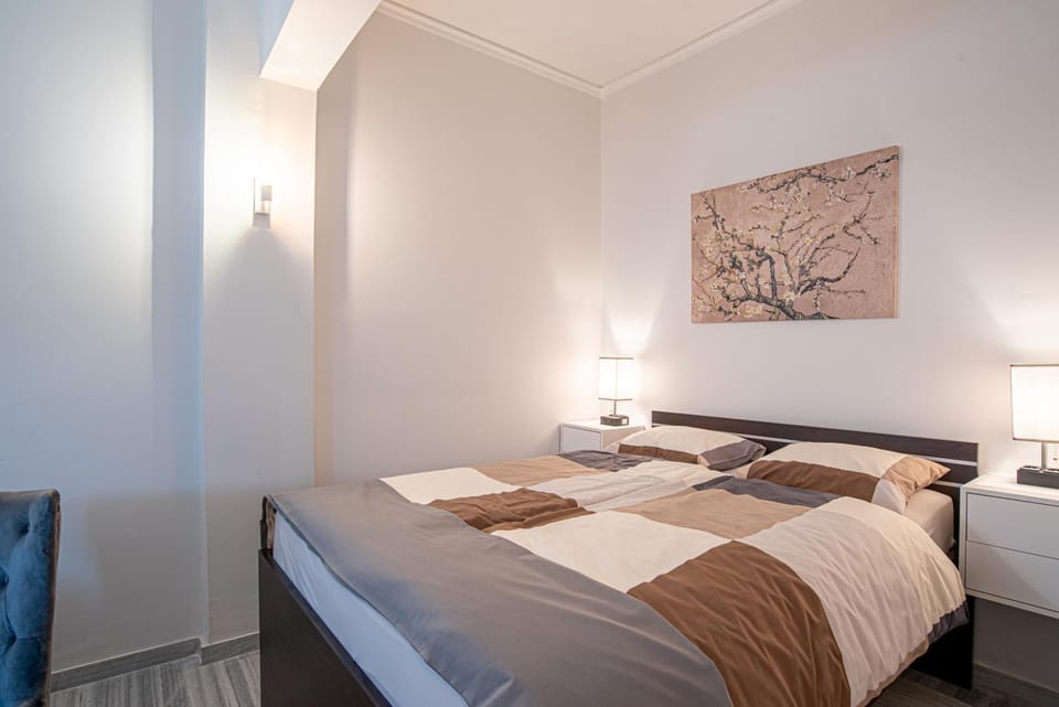 Bed, Photo of the whole room, Bedroom