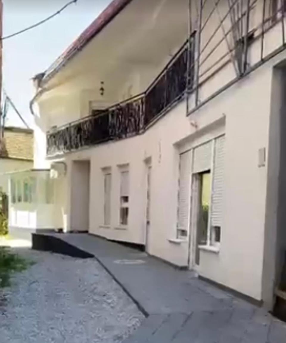 Property building, Facade/entrance