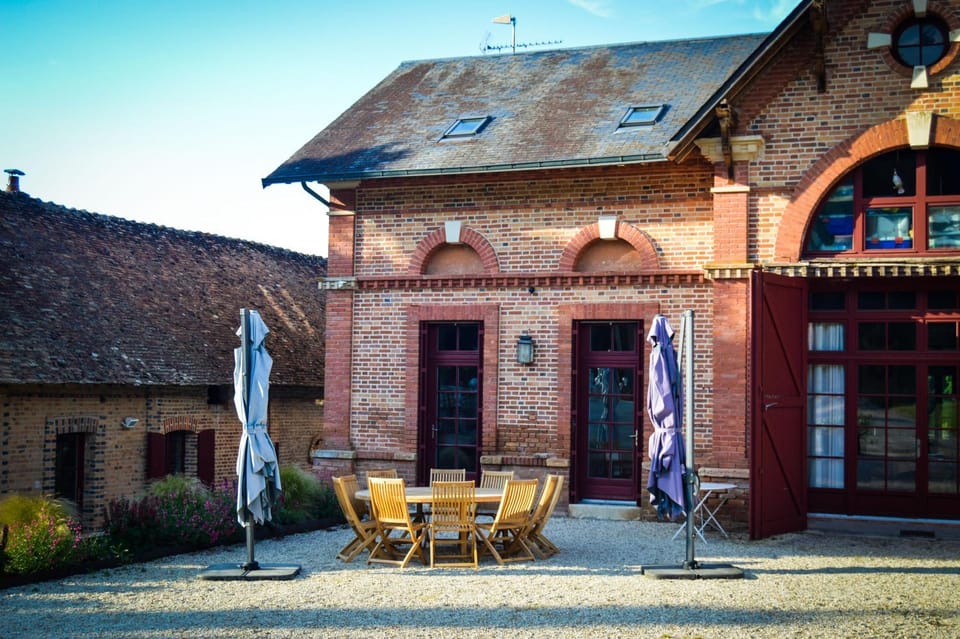 Patio, Facade/entrance