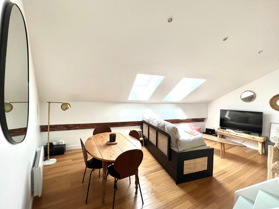 Communal lounge/ TV room, Living room, Dining area