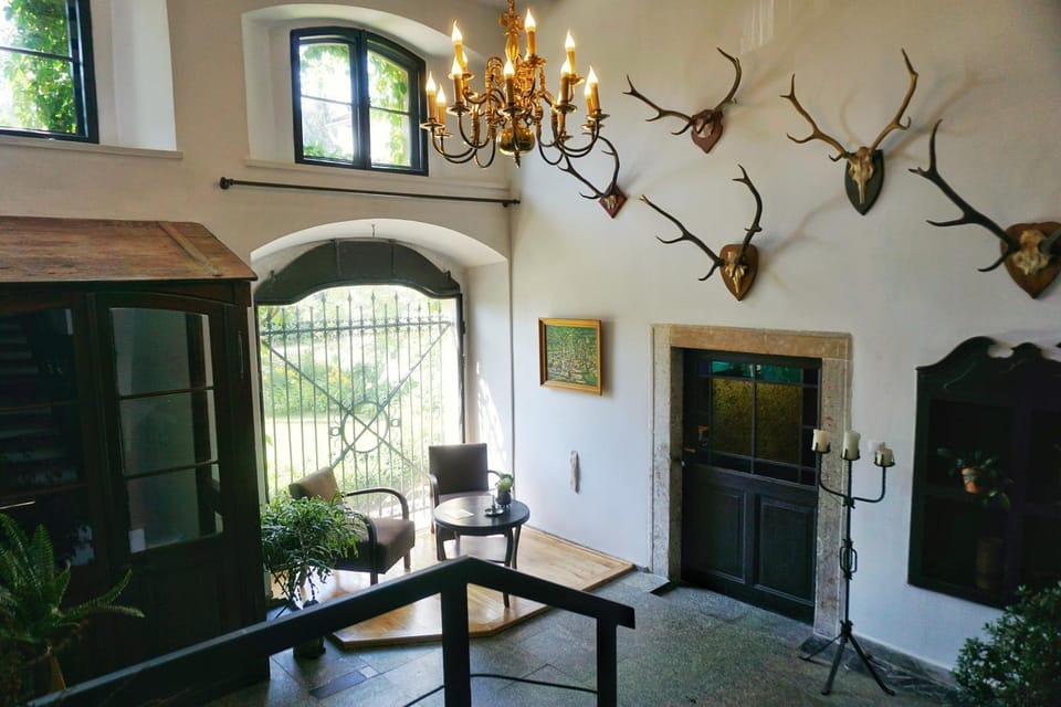 Lobby or reception, Seating area