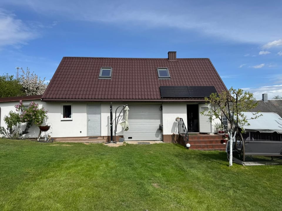 Property building, Patio, Day