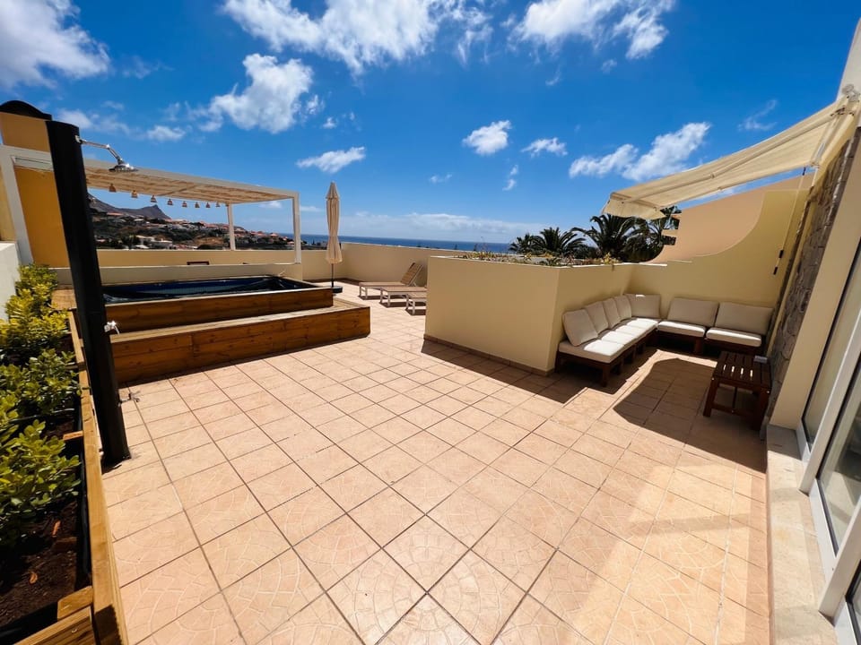 Patio, Day, Natural landscape, View (from property/room), Balcony/Terrace, Sea view, sunbed
