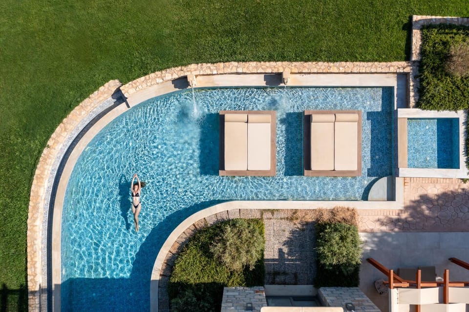 Property building, Bird's eye view, Swimming pool, sunbed