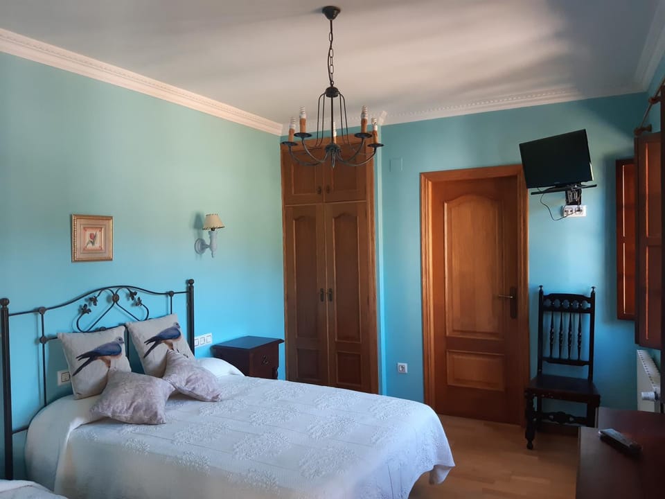 Bed, Photo of the whole room