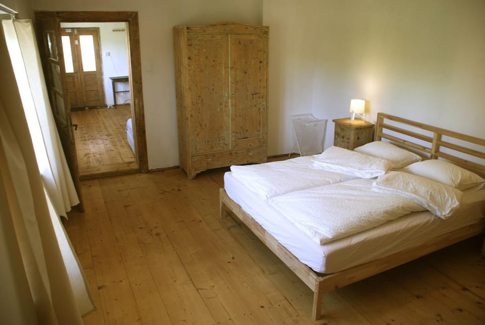 Birdsong Cottage - peaceful country retreat House in Romania