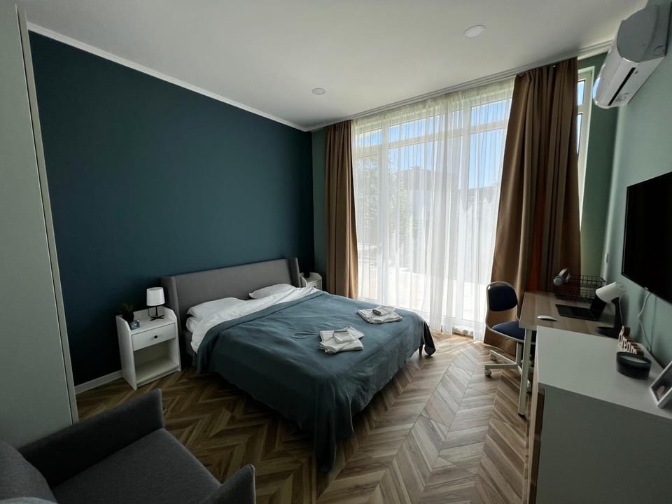 Bed, Bedroom