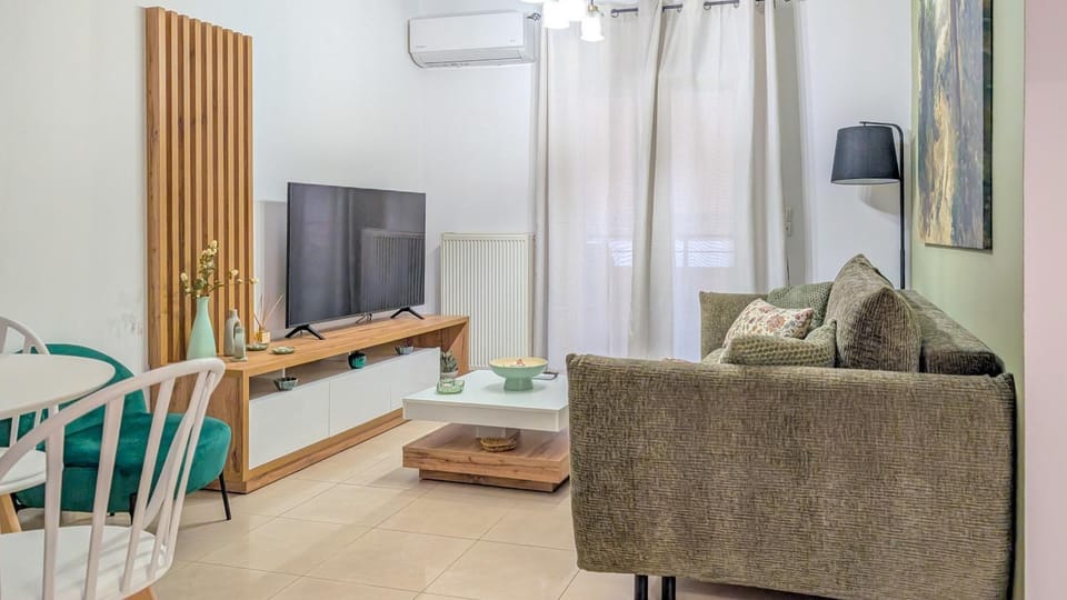 TV and multimedia, Living room, Seating area, air conditioner