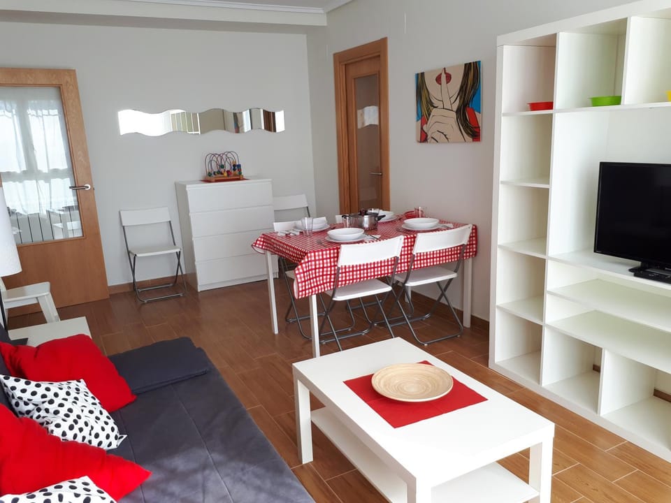 TV and multimedia, Living room, Dining area