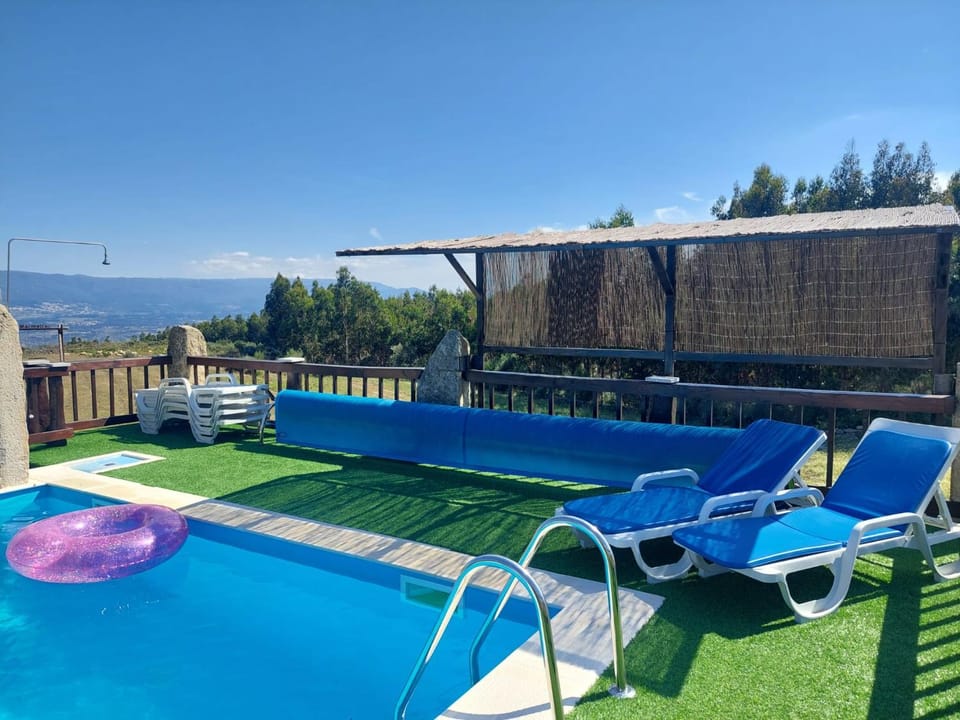 Day, Natural landscape, Pool view, Swimming pool, sunbed