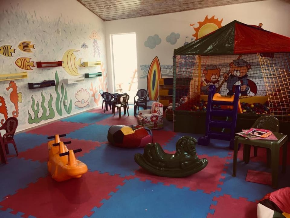 Kids's club, children