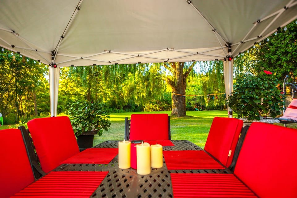 Summer, Garden, Hot Tub, Dining area, Hiking, Garden view, Family