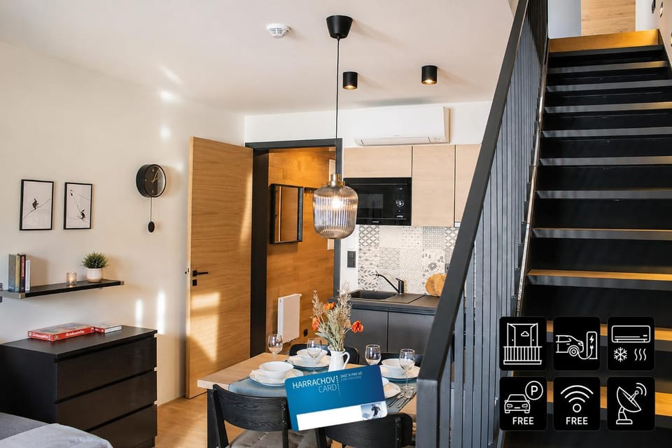 Coffee/tea facilities, Kitchen or kitchenette, Living room, Seating area, Dining area, kitchen