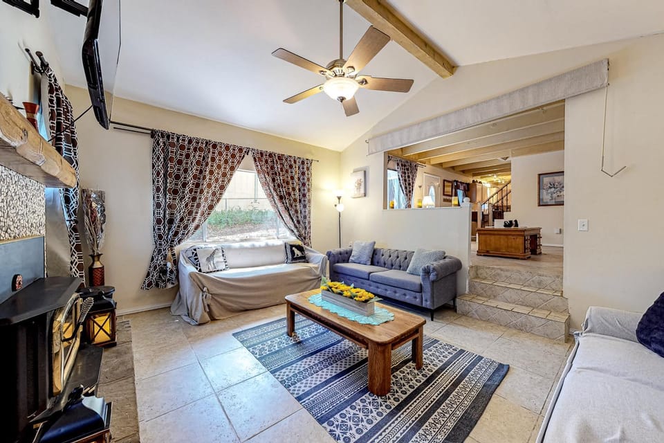 Treelands Lodge House in Crestline