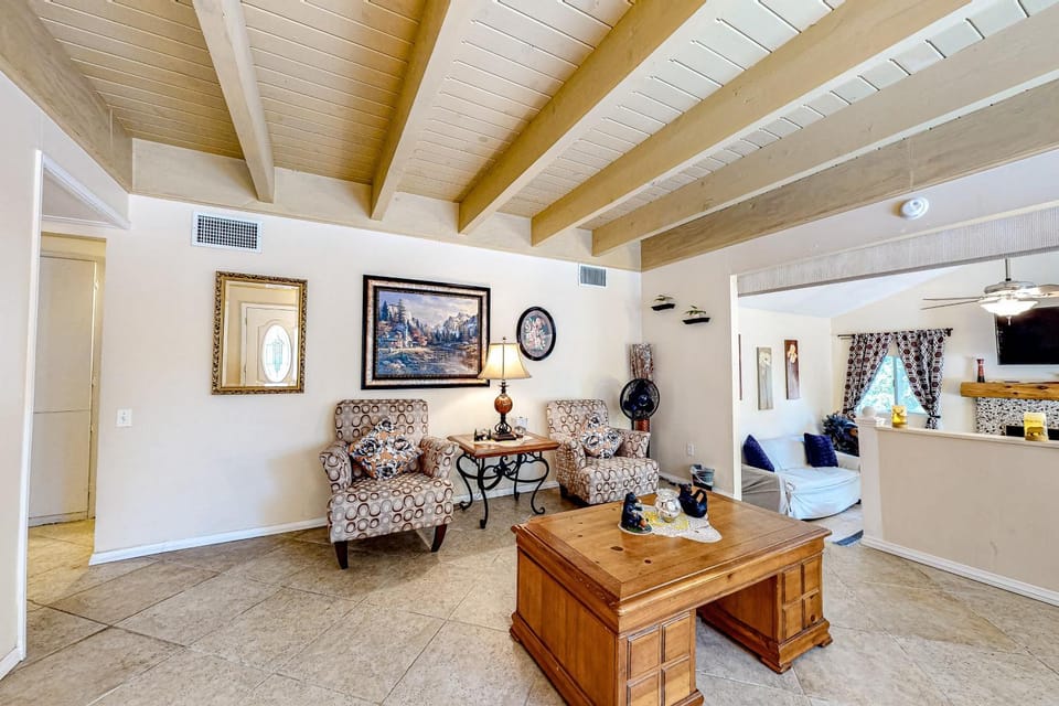 Treelands Lodge House in Crestline