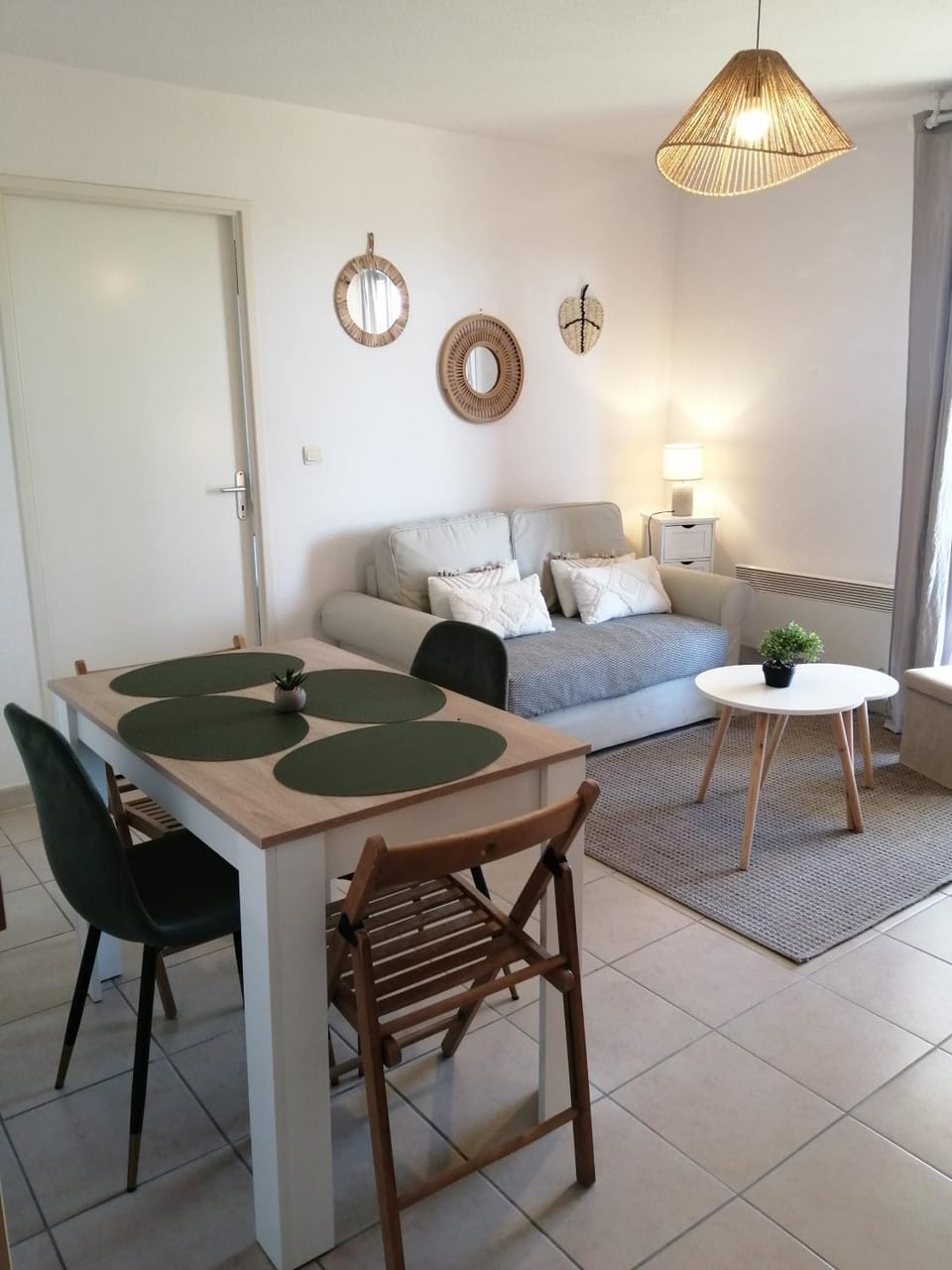 Living room, Dining area