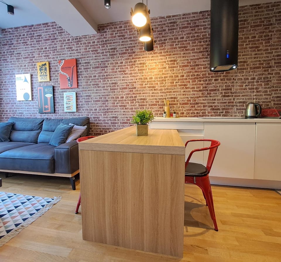 Dining area, kitchen