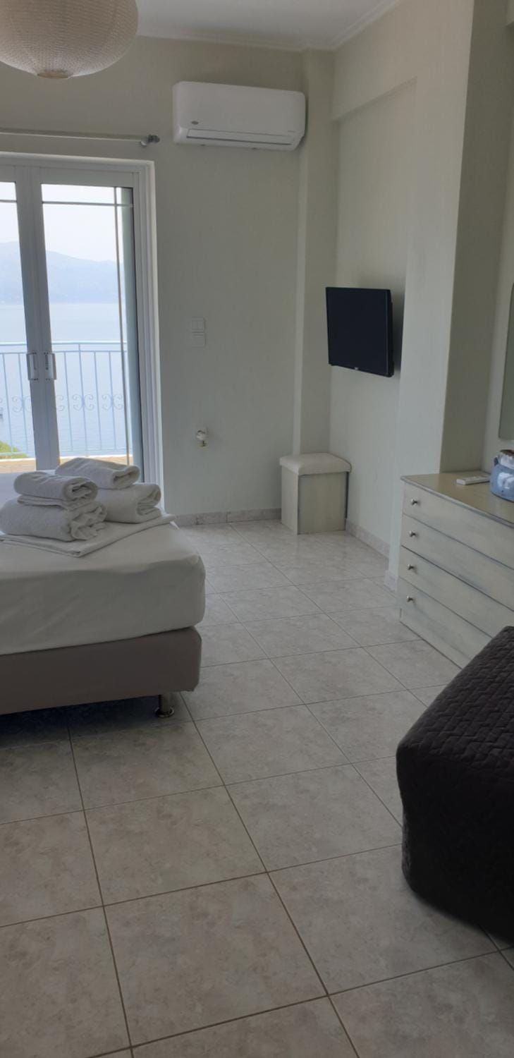 Beachfront Houses House in Peloponnese, Western Greece and the Ionian