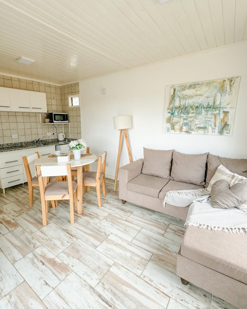 Kitchen or kitchenette, Living room, Dining area, pet friendly