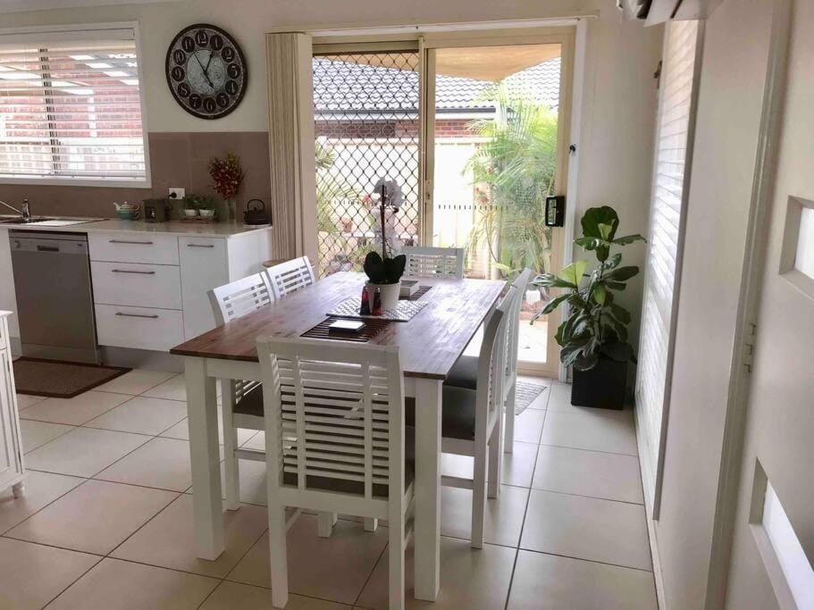 Cosy Cottage near the beach Villa in Central Coast