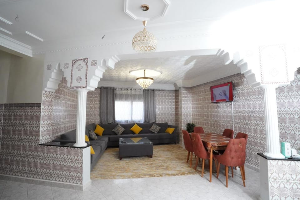 Apartment Oumnia 1 - City Center Apartment in Tangier