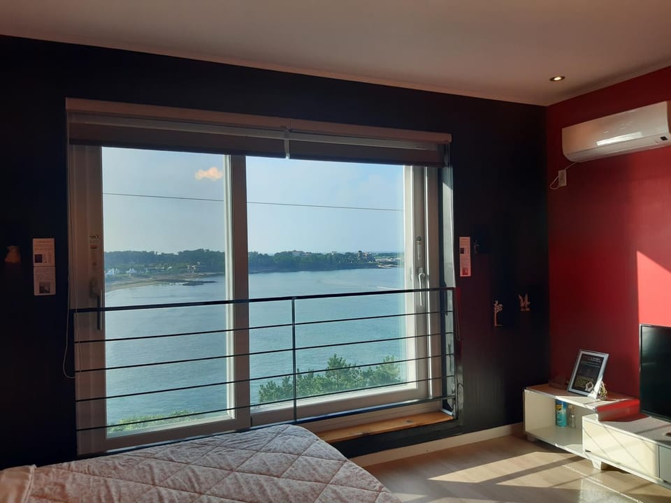 Natural landscape, Sea view, air conditioner