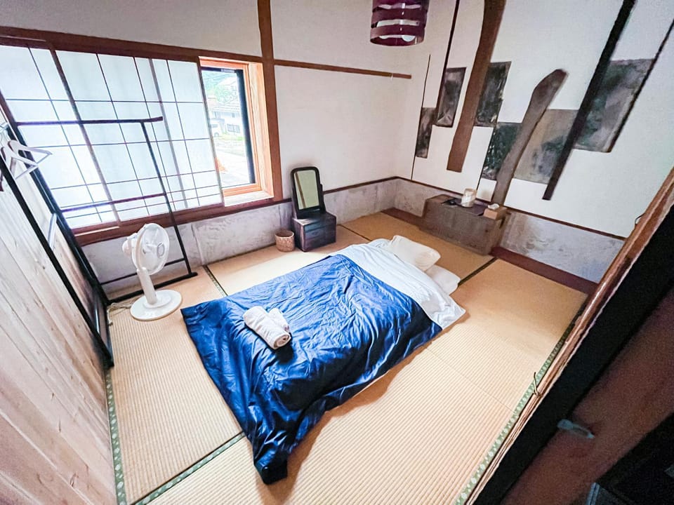 古民家宿Tani House Itaya Bed and Breakfast in Japan