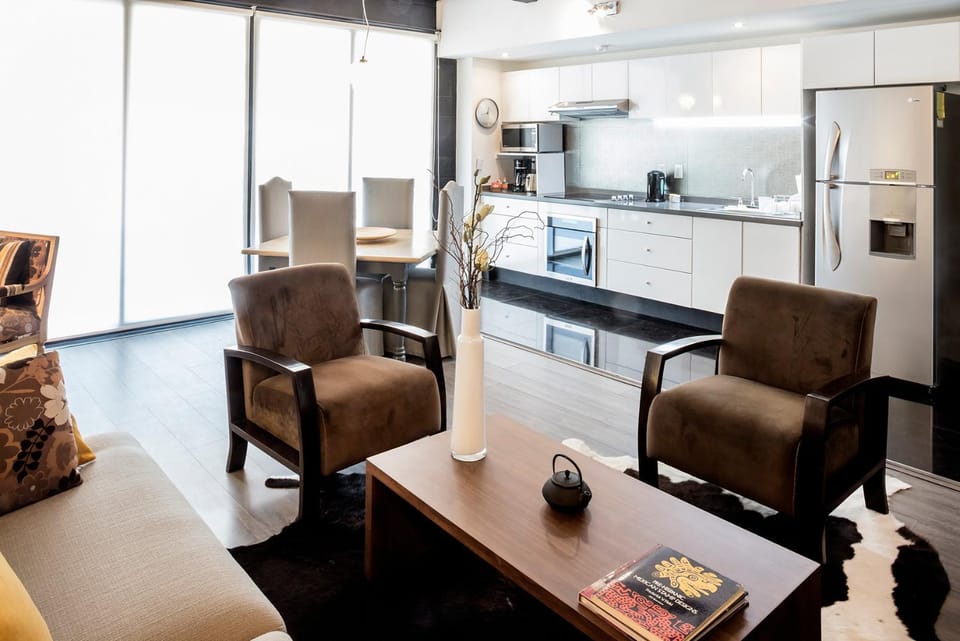 Kitchen or kitchenette, Living room