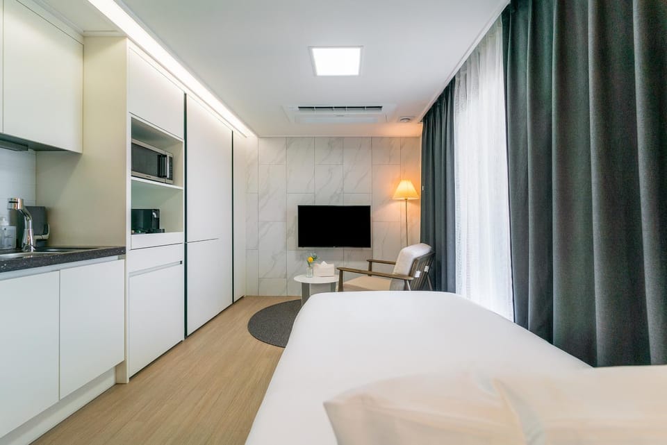 Bed, TV and multimedia, Kitchen or kitchenette, Bedroom, heating, minibar, air conditioner