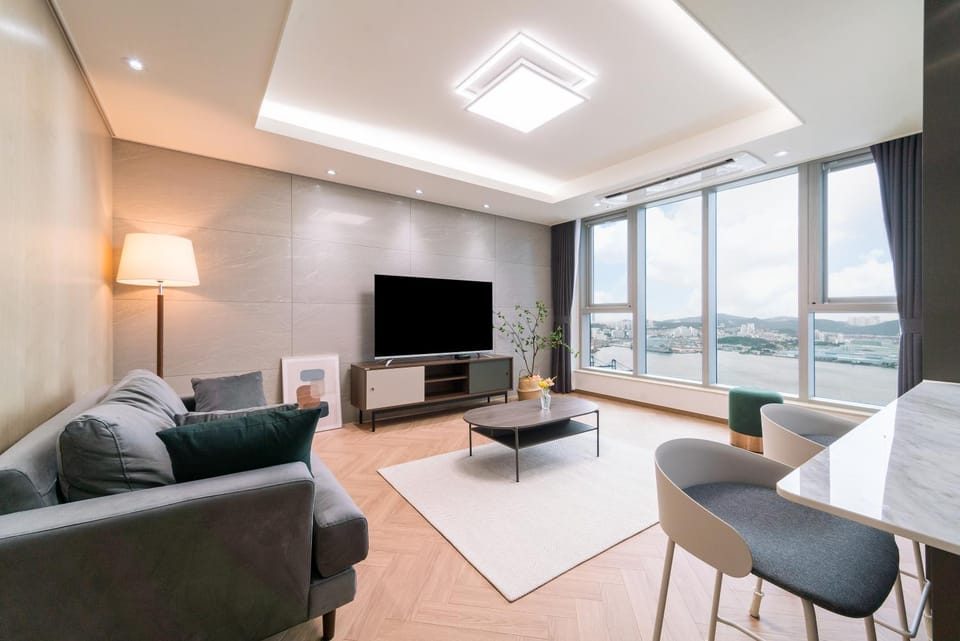 TV and multimedia, Living room, Seating area
