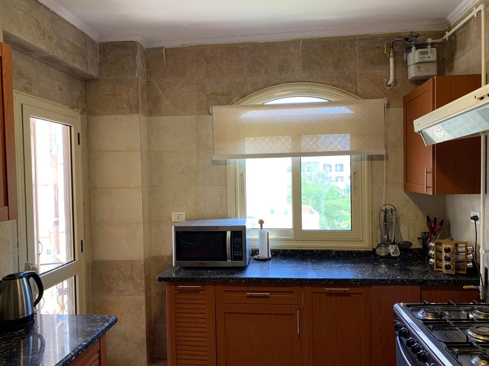 Coffee/tea facilities, Kitchen or kitchenette, minibar, stove