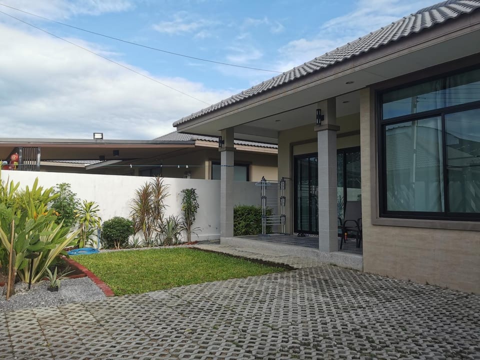 Shirley's Villa 26 草坪花园别墅 公共泳池 健身房 Villa in Hua Hin District