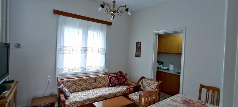 Σπίτι στην πόλη Άρτα κοντά στην λίμνη Apartment in Peloponnese, Western Greece and the Ionian