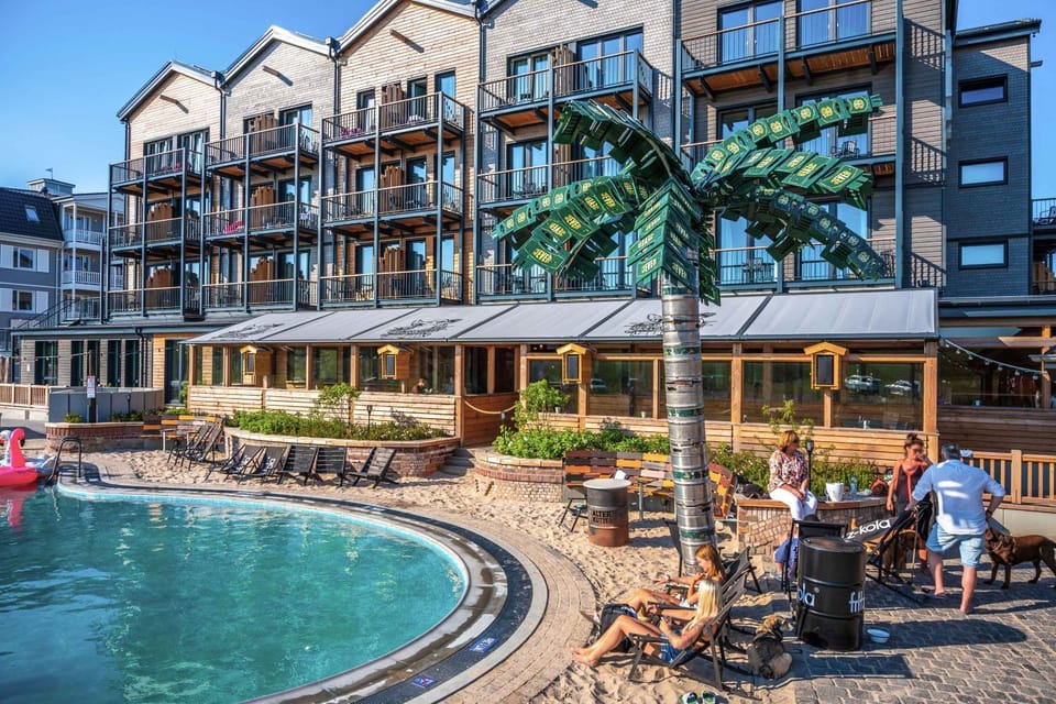 Property building, Pool view, Swimming pool