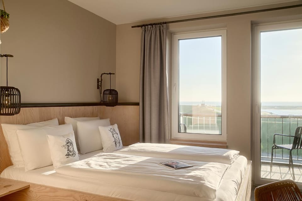 Bed, Natural landscape, Balcony/Terrace, Photo of the whole room, Bedroom, Sea view